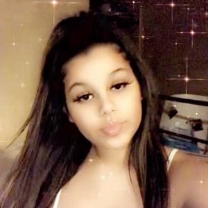 Meet your Posher, Lilia